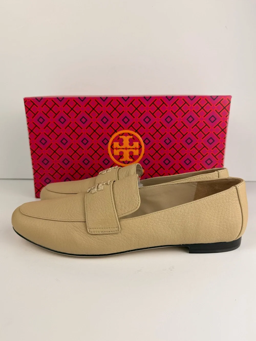Tory Burch Mini Everly Loafer Pebbled Leather Flats Chantilly Beige Size 9